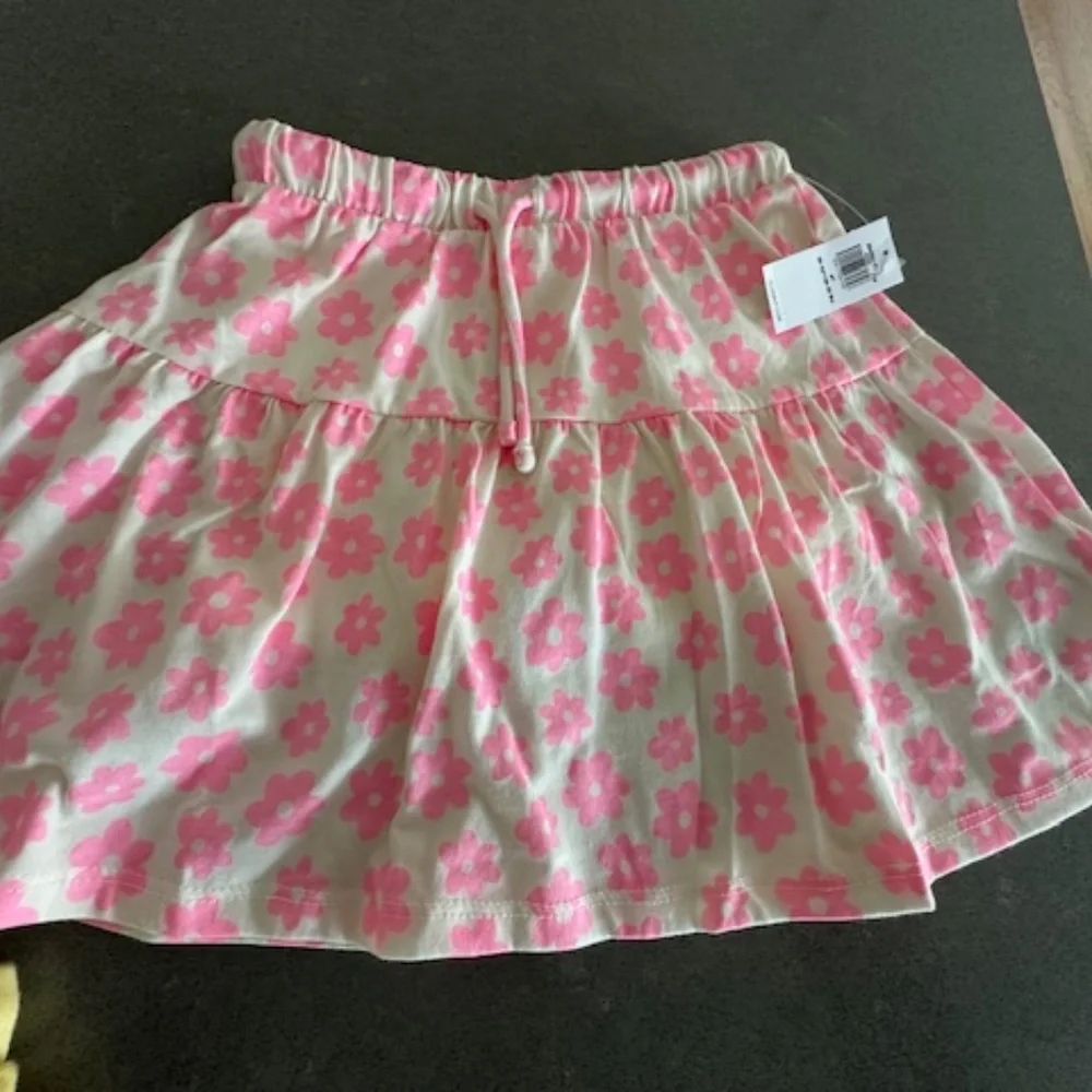 NWT-3 Girl 4T Old Navy Cotton Skirt/Skorts Pink, Yellow, Pink Flower